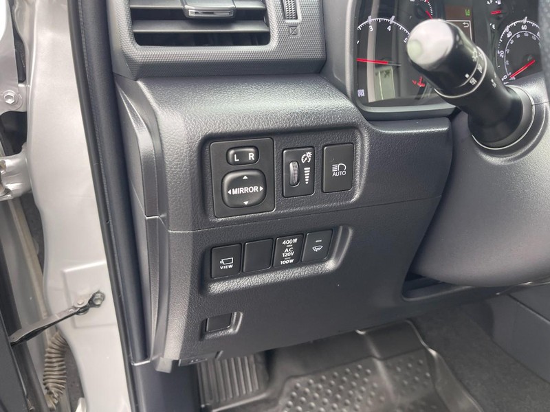 Toyota 4Runner Vehicle Image 23