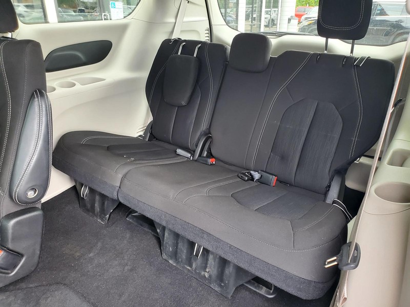 Chrysler Voyager Vehicle Image 17