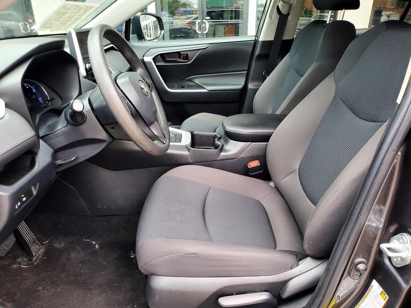 Toyota RAV4 Vehicle Image 12