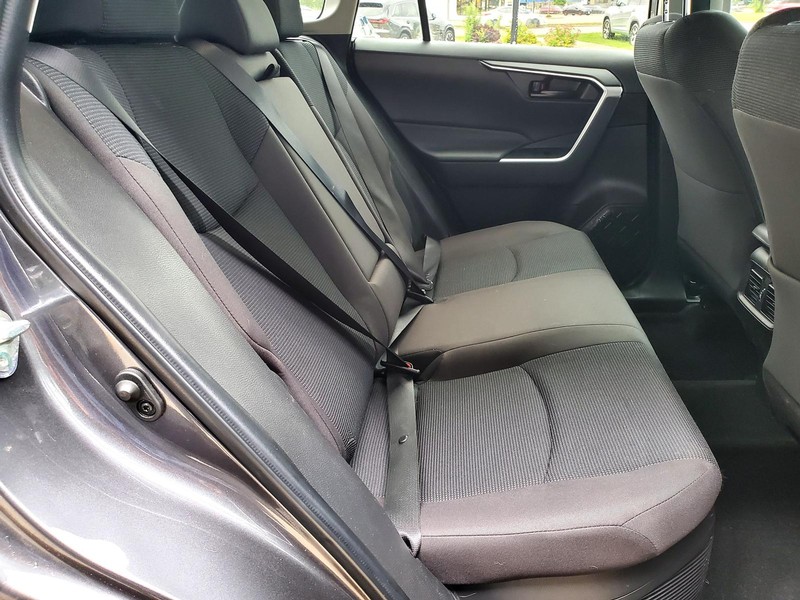 Toyota RAV4 Vehicle Image 14