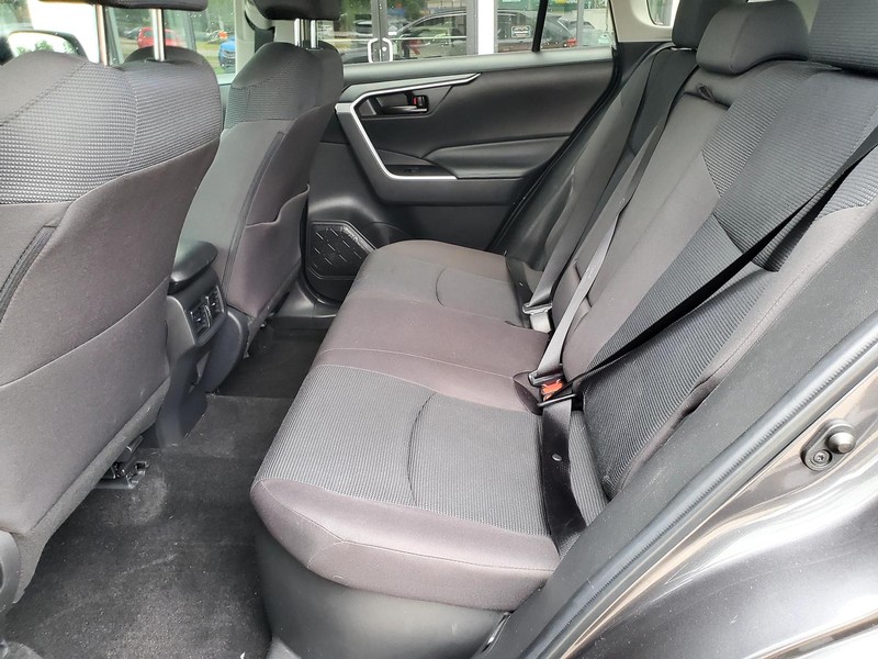Toyota RAV4 Vehicle Image 15