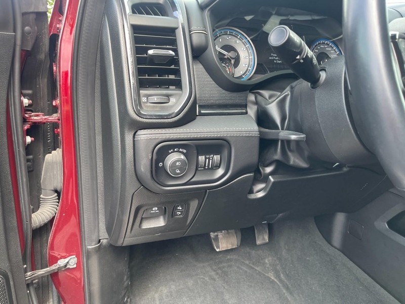 Ram 1500 Vehicle Image 14