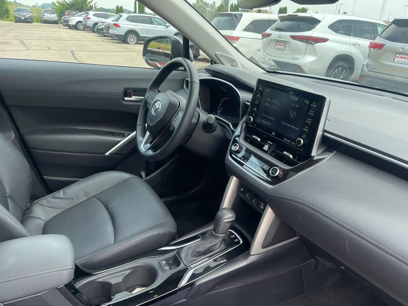Toyota Corolla Cross Vehicle Image 03