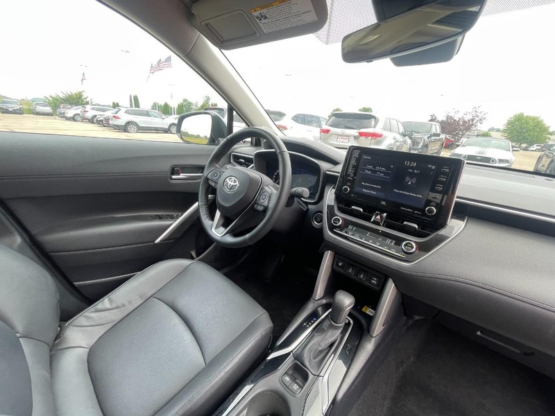 Toyota Corolla Cross Vehicle Image 08
