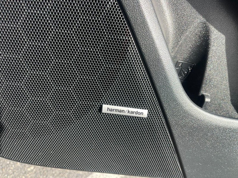 Subaru Crosstrek Vehicle Image 13