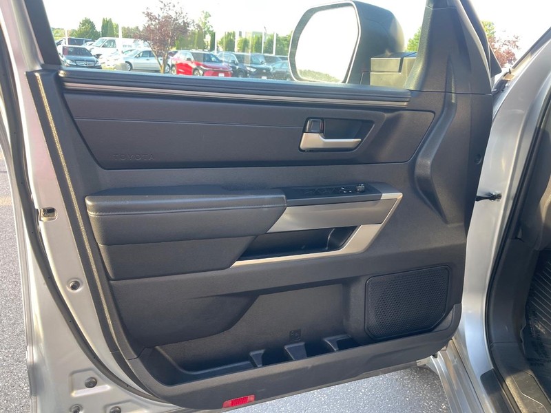 Toyota Tundra 2WD Vehicle Image 17