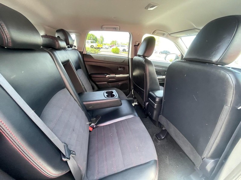 Mitsubishi Outlander Sport Vehicle Image 07