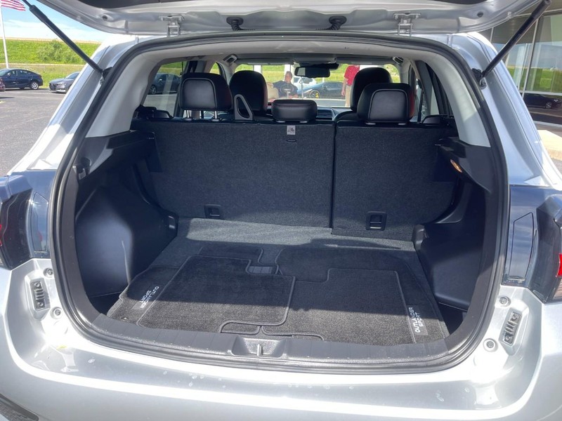 Mitsubishi Outlander Sport Vehicle Image 10