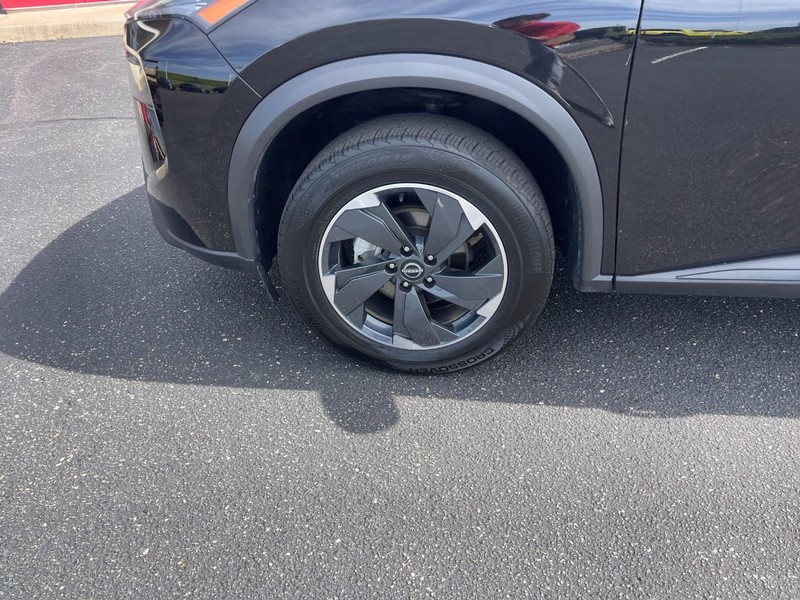 Nissan Rogue Vehicle Image 06