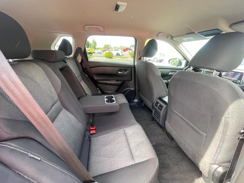 Nissan Rogue Vehicle Image 12