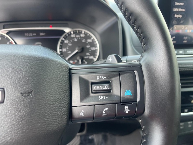Nissan Rogue Vehicle Image 25
