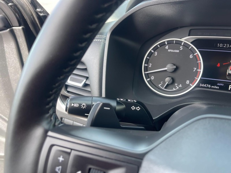 Nissan Rogue Vehicle Image 26