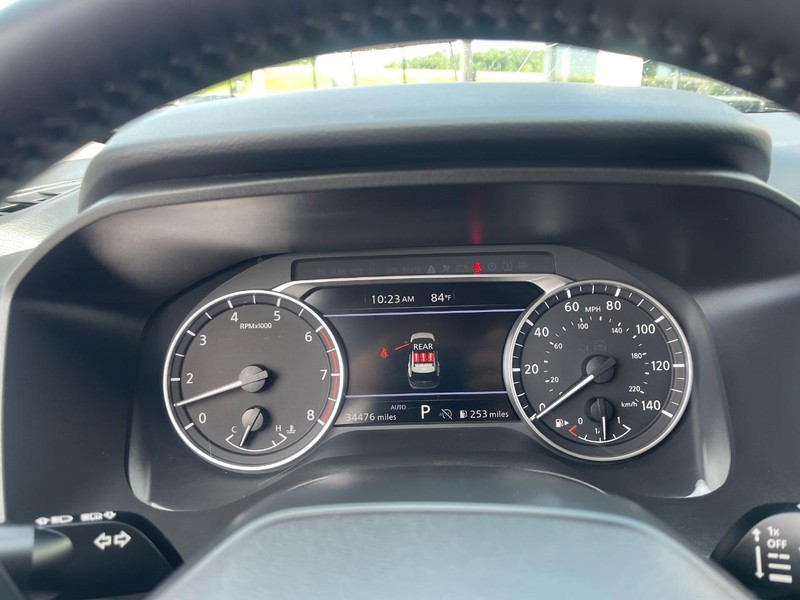 Nissan Rogue Vehicle Image 28