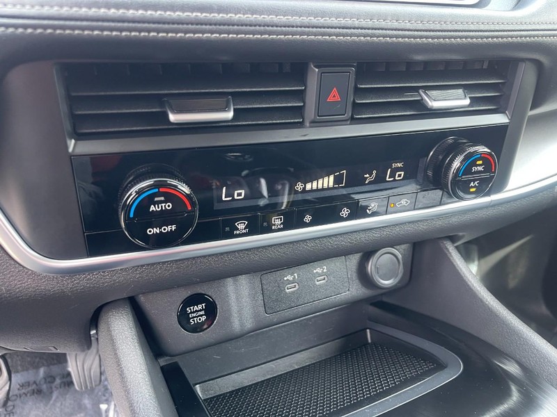 Nissan Rogue Vehicle Image 30