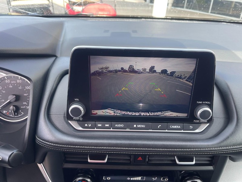 Nissan Rogue Vehicle Image 32