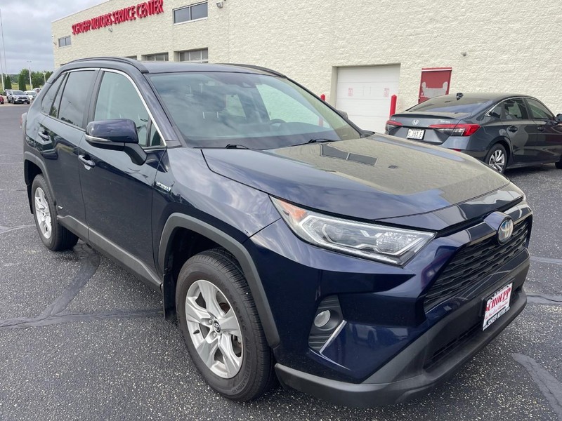Toyota RAV4 Vehicle Image 02