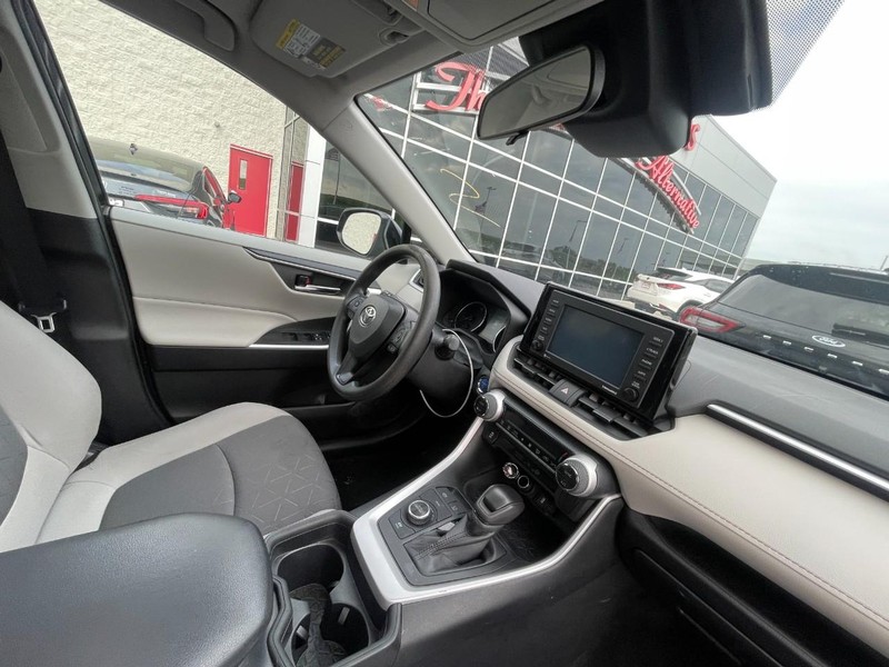 Toyota RAV4 Vehicle Image 06