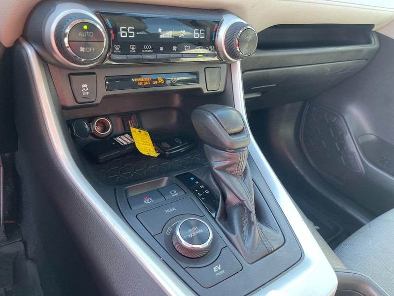 Toyota RAV4 Vehicle Image 22