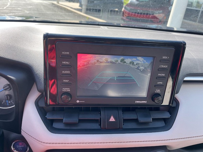 Toyota RAV4 Vehicle Image 24