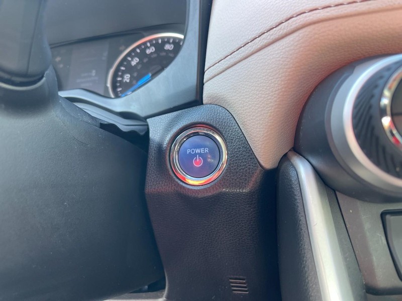 Toyota RAV4 Vehicle Image 25