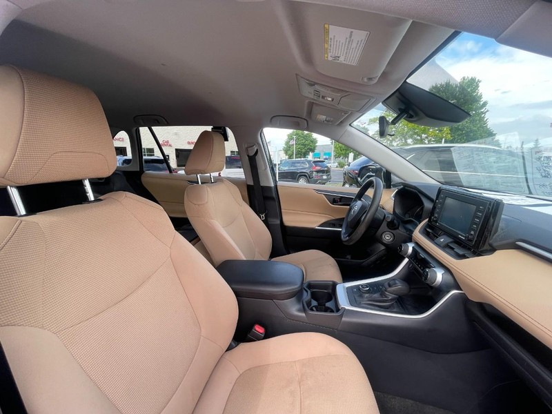Toyota RAV4 Vehicle Image 04