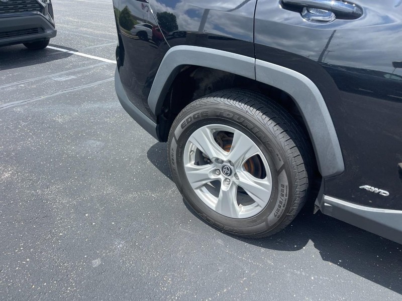 Toyota RAV4 Vehicle Image 08