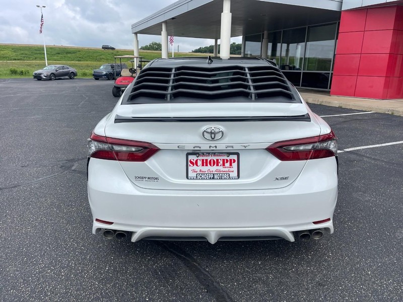 Toyota Camry Vehicle Image 04