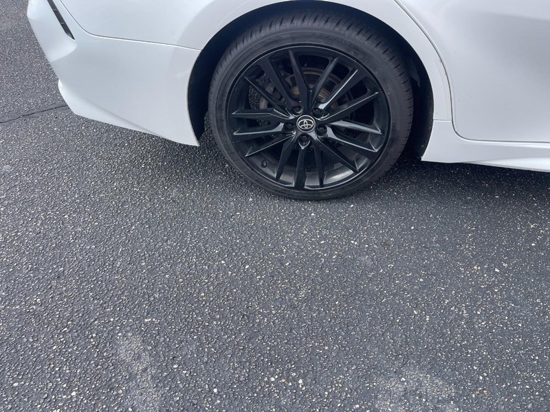 Toyota Camry Vehicle Image 09