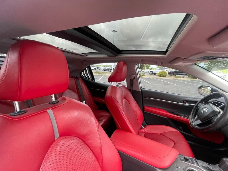 Toyota Camry Vehicle Image 11