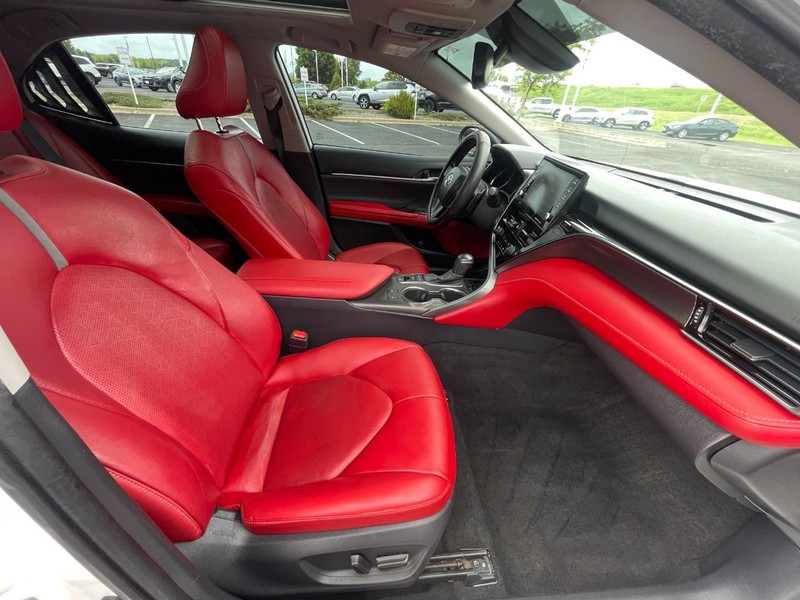 Toyota Camry Vehicle Image 12