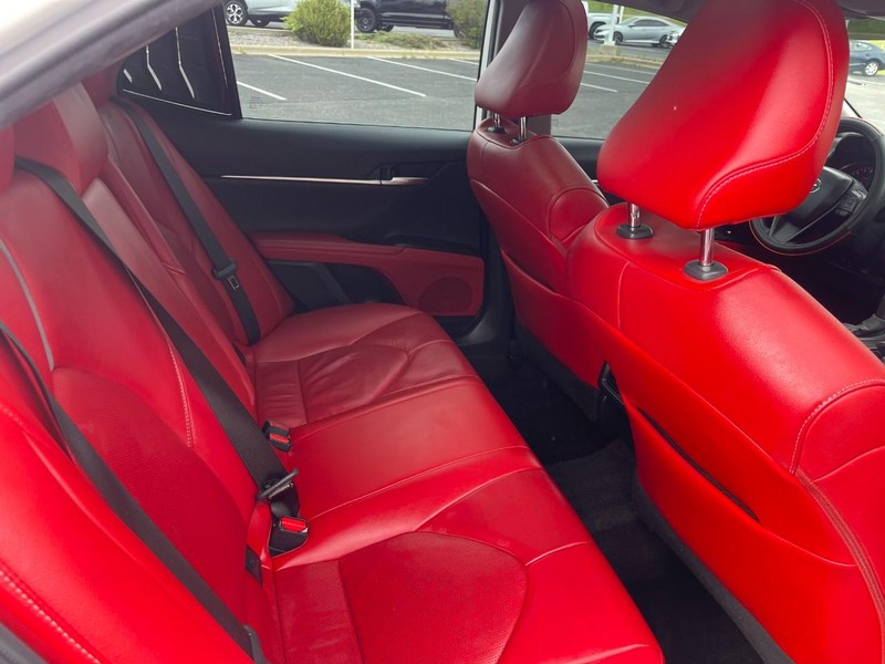 Toyota Camry Vehicle Image 14