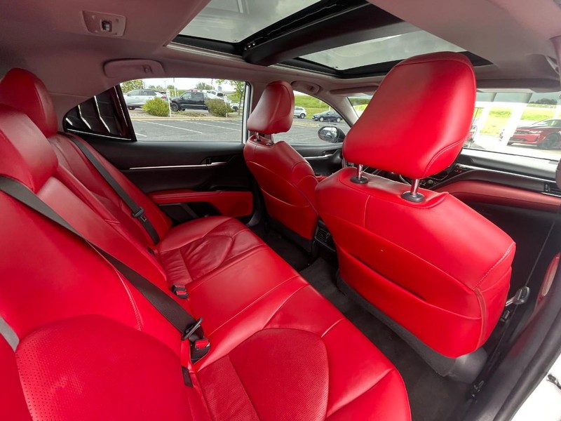 Toyota Camry Vehicle Image 15