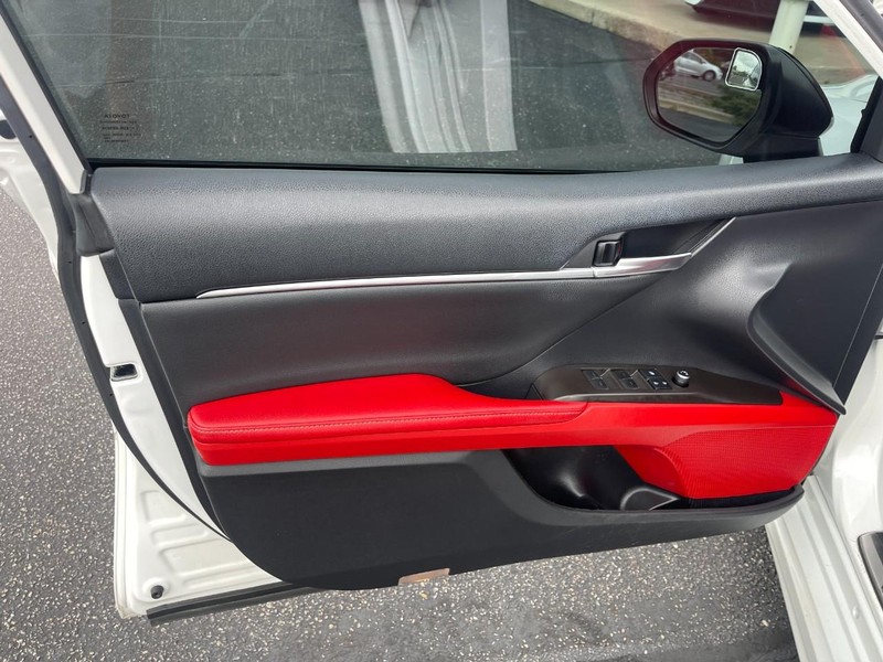 Toyota Camry Vehicle Image 21