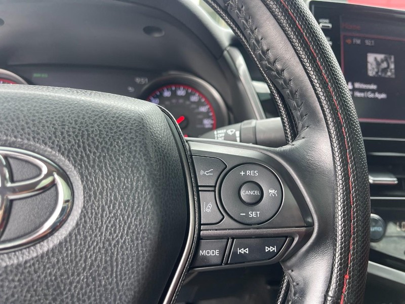 Toyota Camry Vehicle Image 25