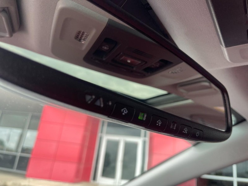 Toyota Camry Vehicle Image 34