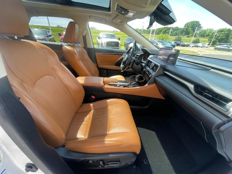 Lexus RX Vehicle Image 11