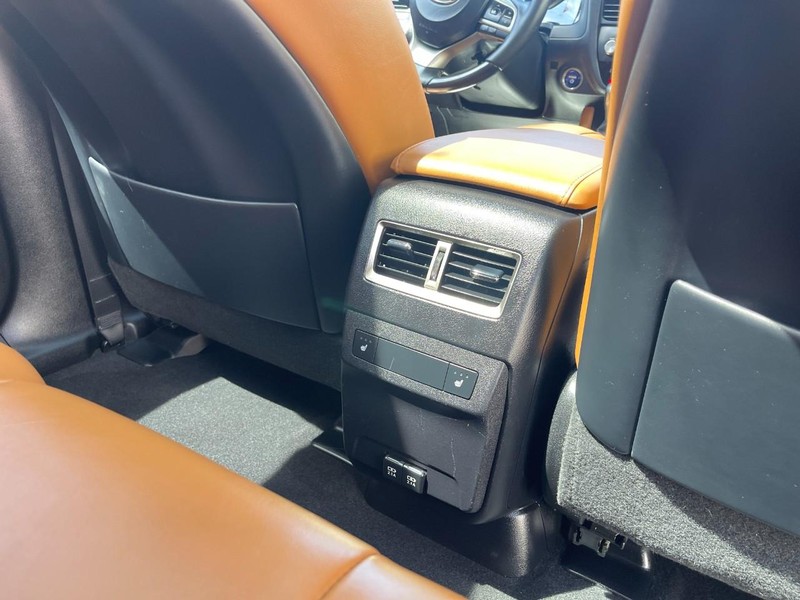 Lexus RX Vehicle Image 14