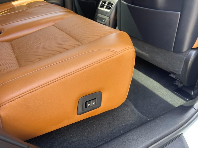 Lexus RX Vehicle Image 15