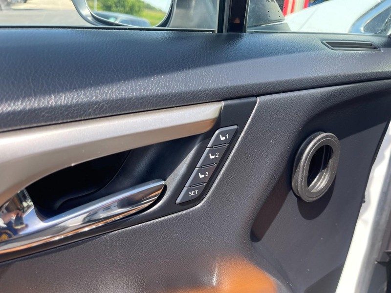 Lexus RX Vehicle Image 24