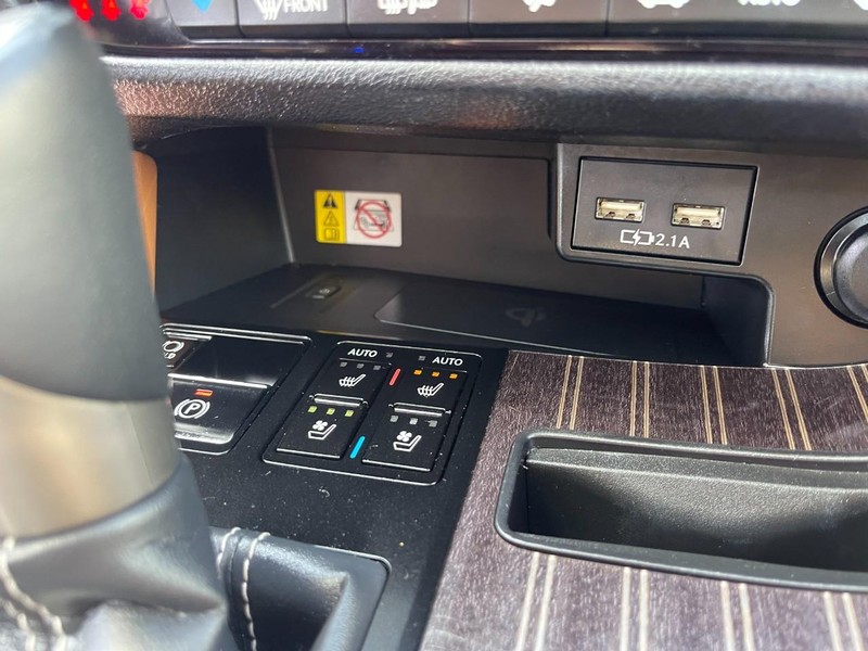 Lexus RX Vehicle Image 36