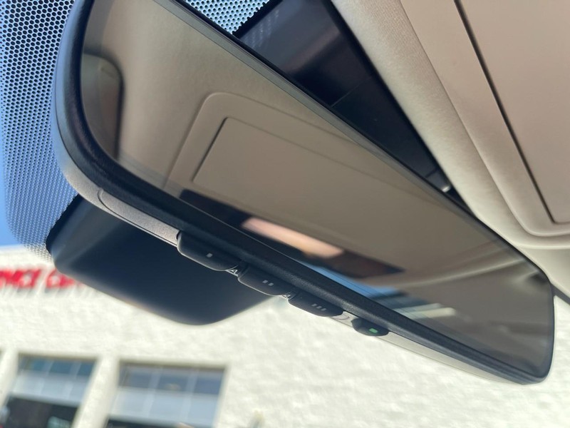 Lexus RX Vehicle Image 39