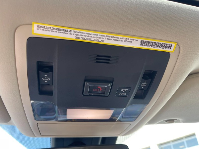 Lexus RX Vehicle Image 40
