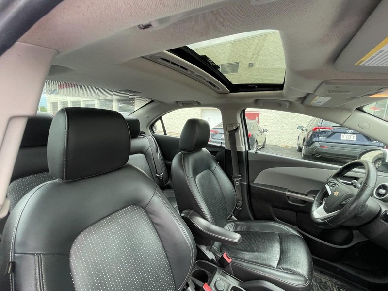 Chevrolet Sonic Vehicle Image 03