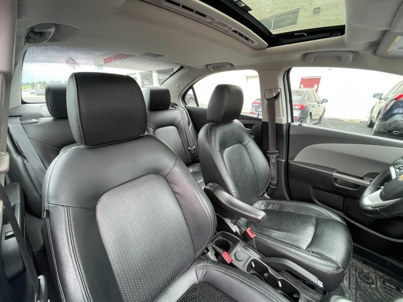 Chevrolet Sonic Vehicle Image 04
