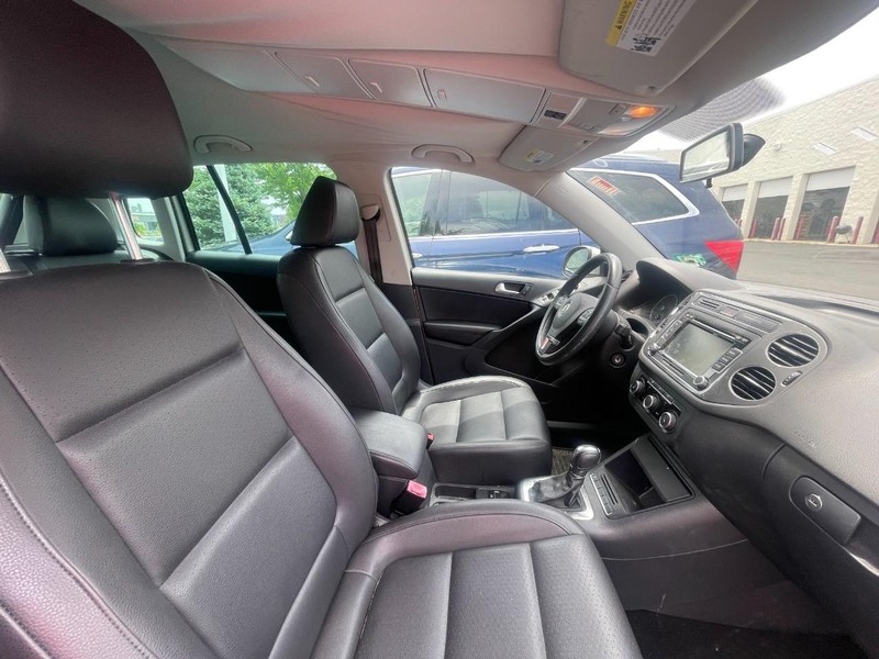 Volkswagen Tiguan Vehicle Image 03