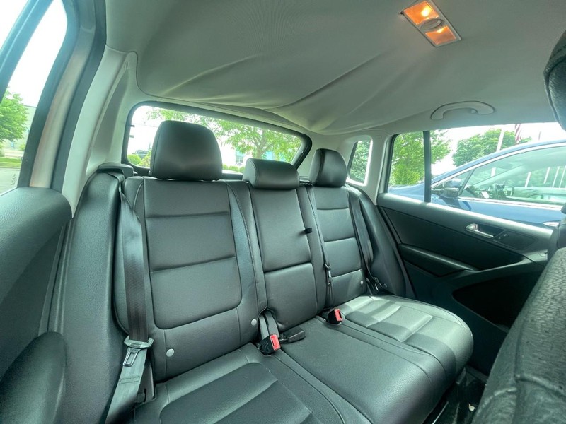 Volkswagen Tiguan Vehicle Image 04