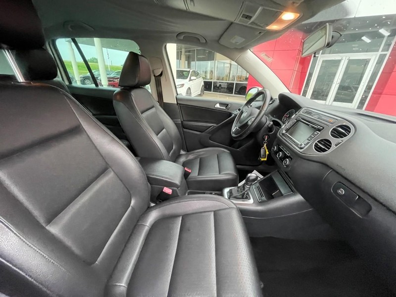 Volkswagen Tiguan Vehicle Image 11