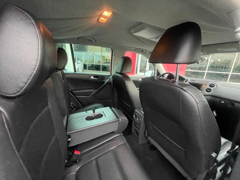 Volkswagen Tiguan Vehicle Image 14