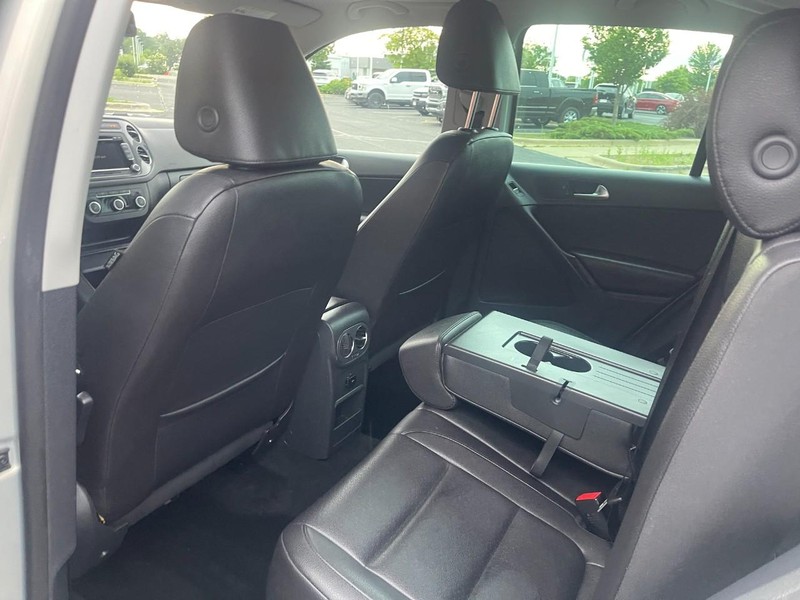 Volkswagen Tiguan Vehicle Image 17