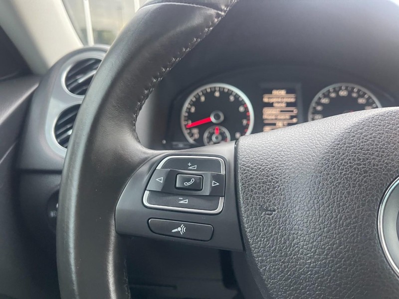 Volkswagen Tiguan Vehicle Image 23